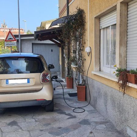 Le camere di Sabrina con bagno in camera Sarzana Esterno foto