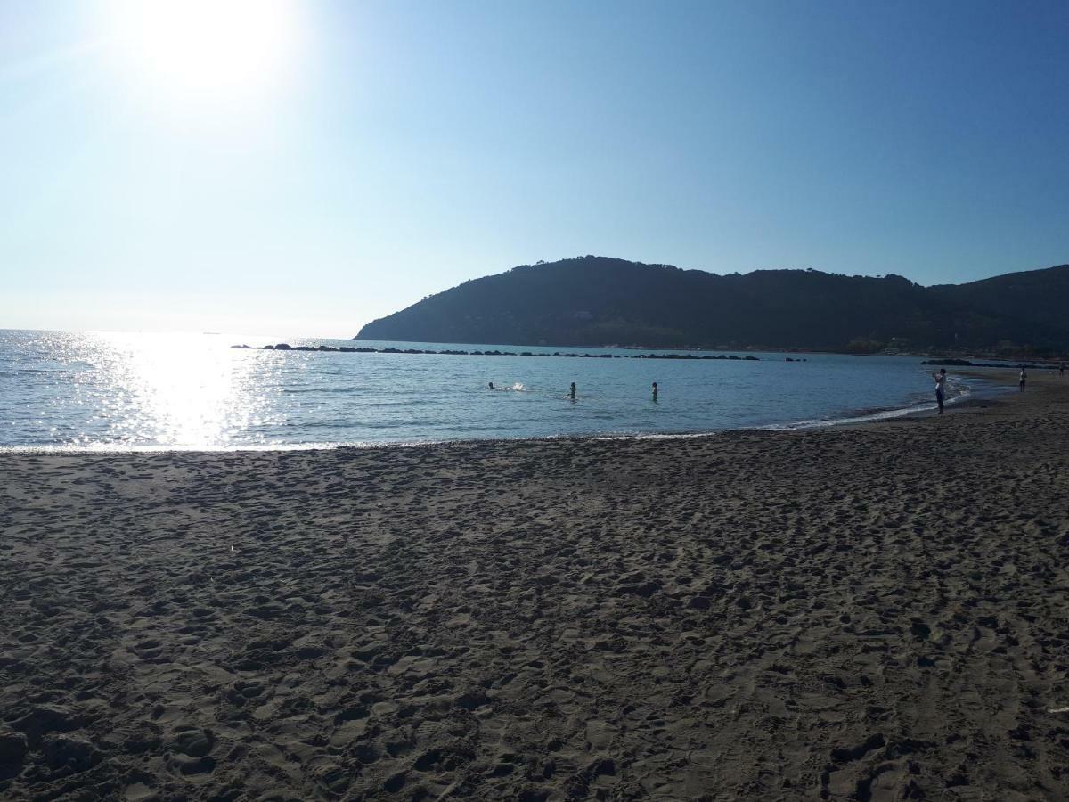 Le camere di Sabrina con bagno in camera Sarzana Esterno foto